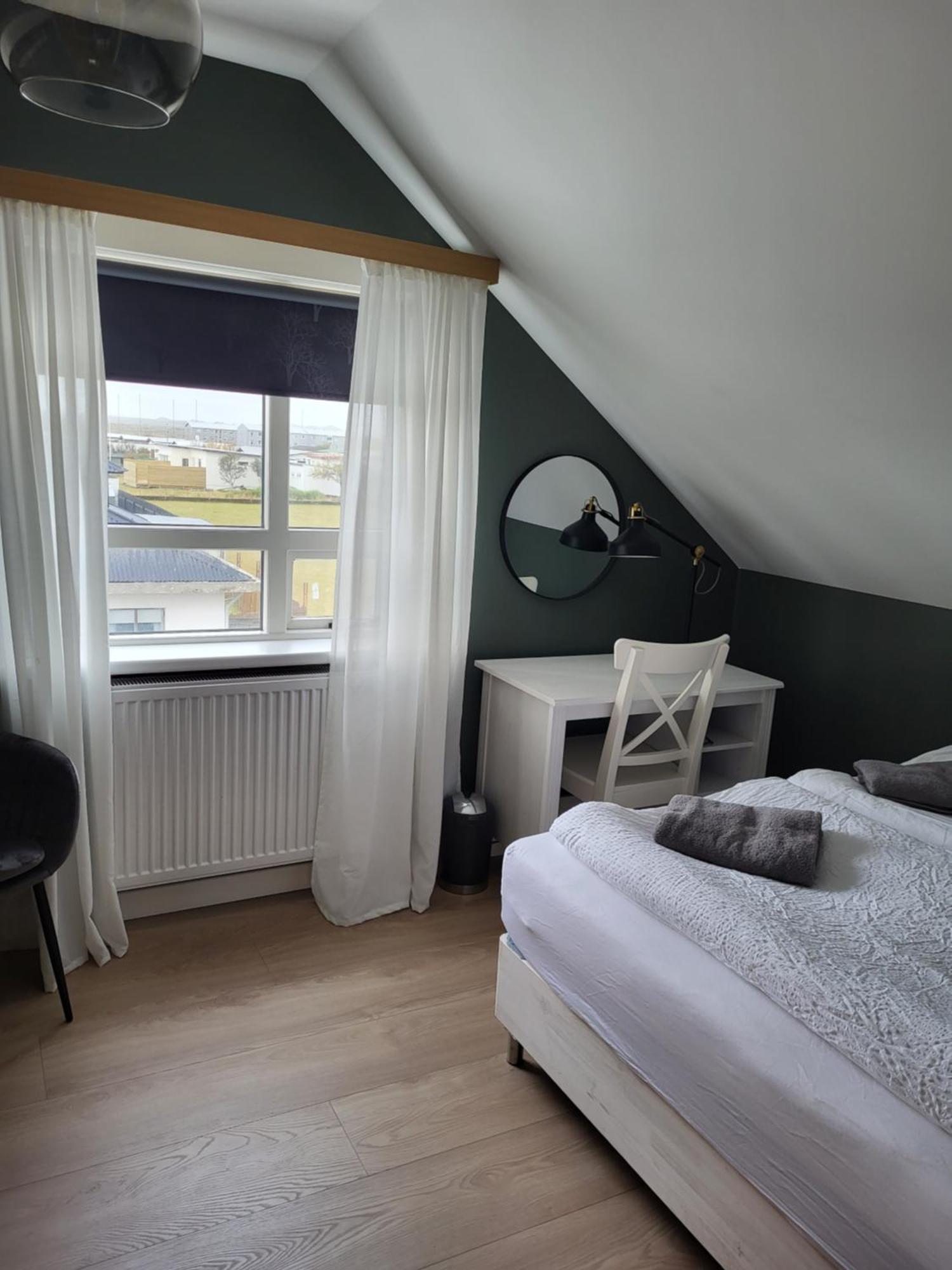Grindavik Guesthouse Self Check In & Out Bilik gambar